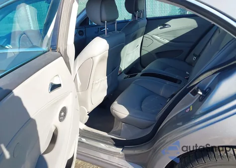 2010 Mercedes-Benz Cls 550 from USA, damaged, VIN WDDDJ7CB3AA163490